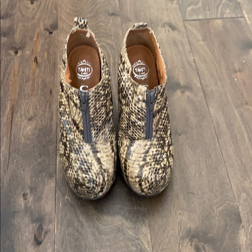 Jeffrey Campbell Snakeskin wedges